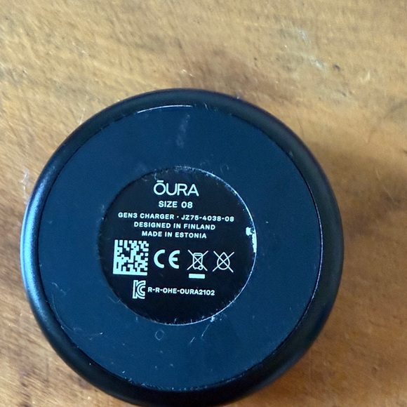 Silver Oura Ring Gen 3 Size 8 - Picture 3 of 3